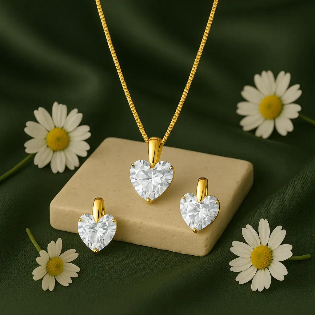Conjunto Dourado de Pedra Zircônia em formato de Coração