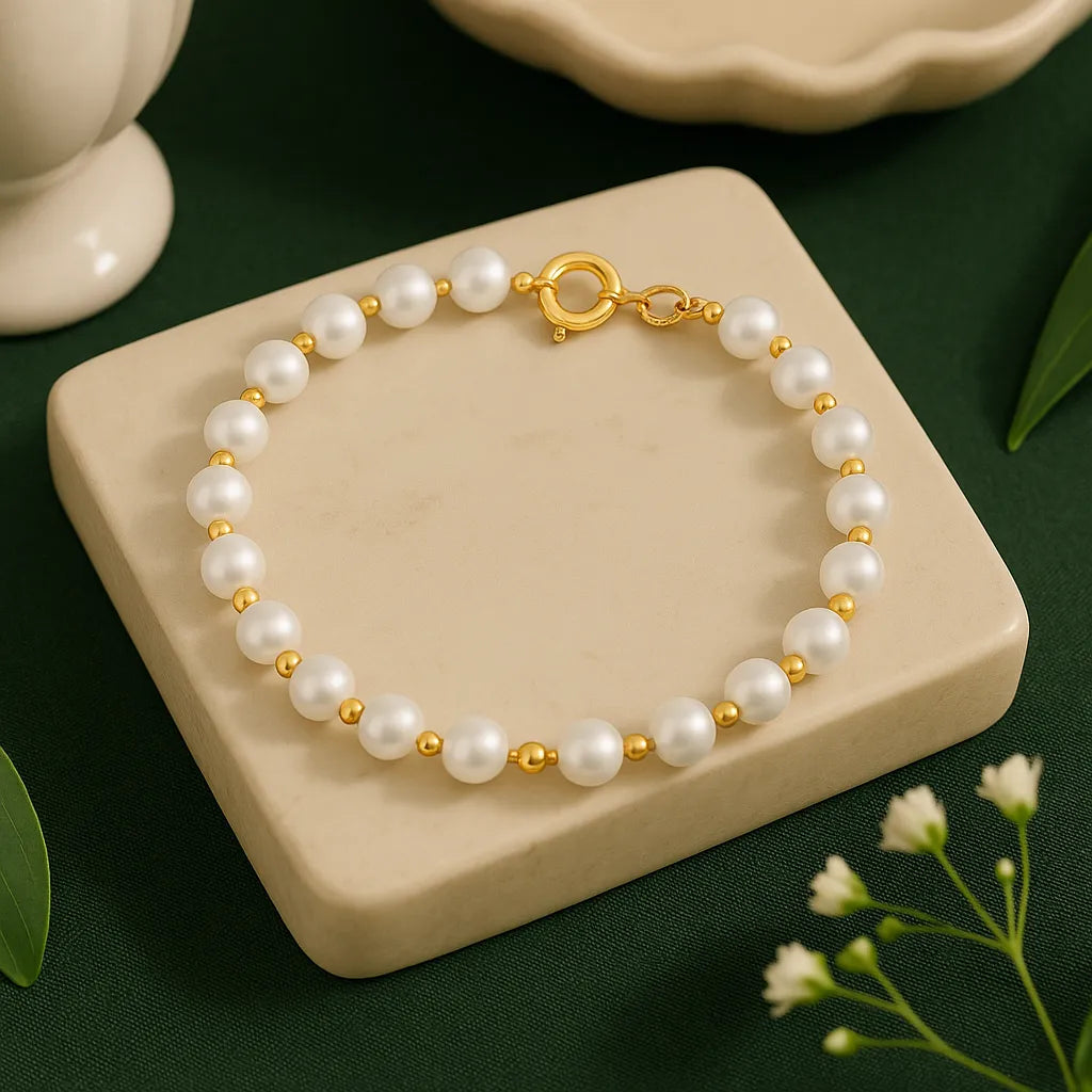 Pulseira Dourada de Pérolas e Bolinhas